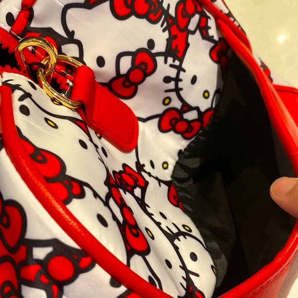 New Sanrio Hello Kitty Face AOP Duffle Bag Red Bioworld Weekender Carry-On⭐️⭐️⭐️ - Picture 15 of 17